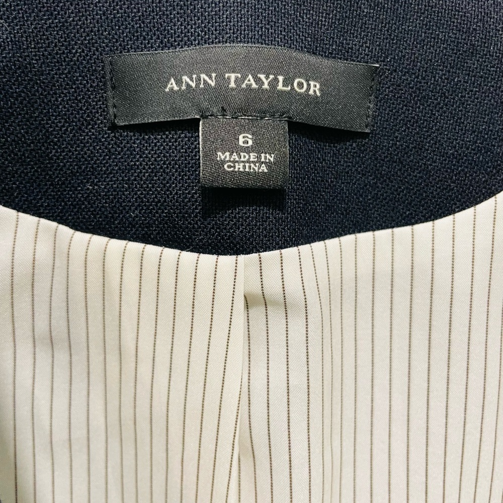 Ann Taylor Navy Women's Blazer - Picture 8 of 15